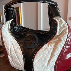 Gucci shoulder bag purse GG
💯 Authentic
Like new